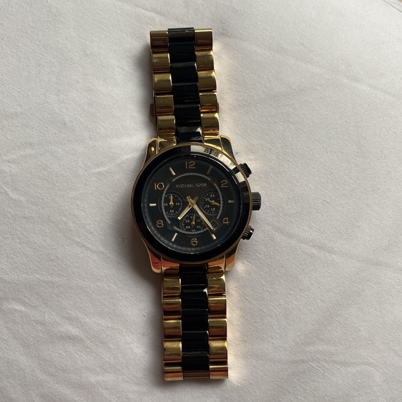 🕰MK chronographe over size watch - Picture 3 of 10